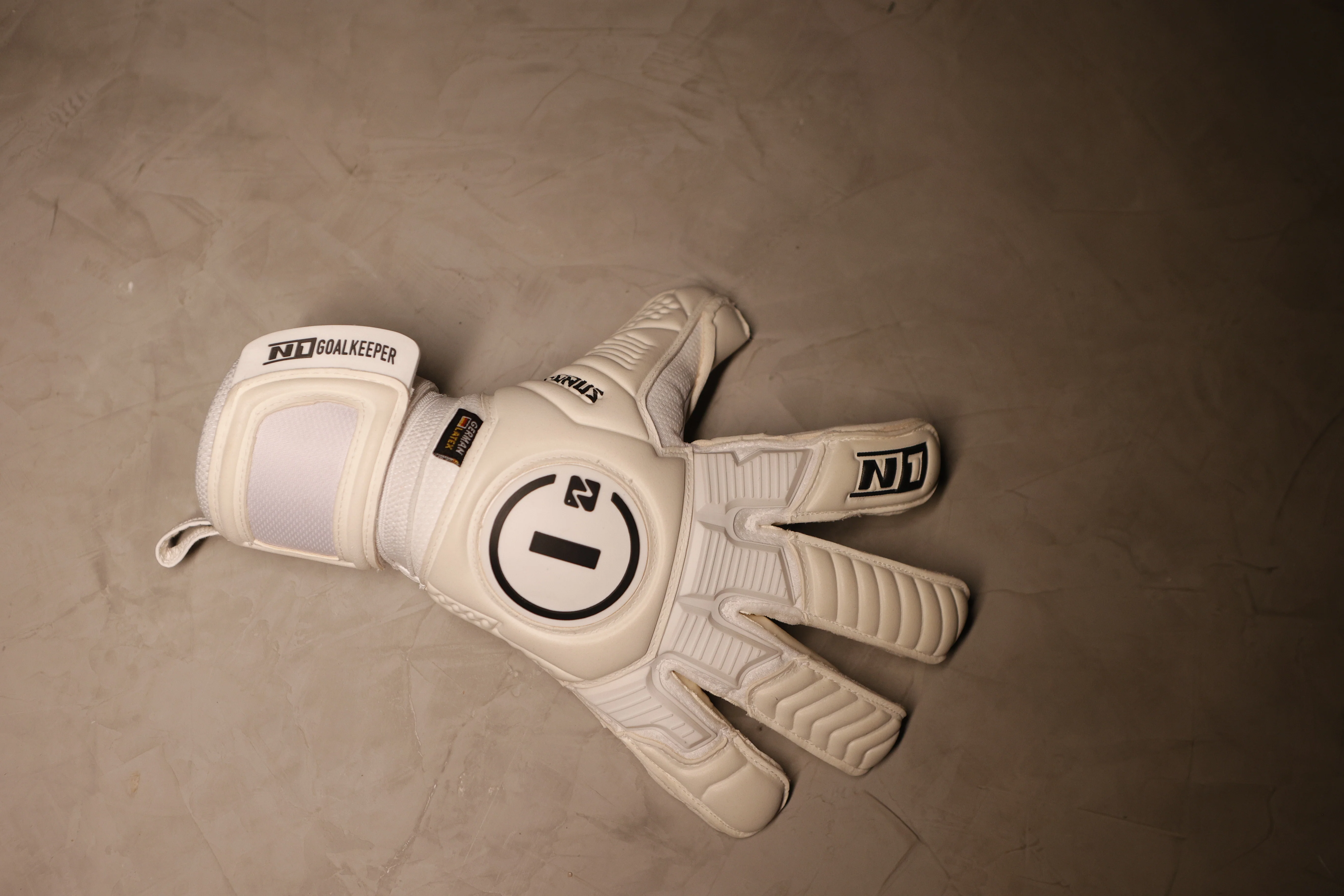 Horus 2.0 Elite All White - Image 5